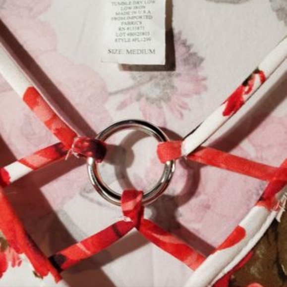 TOP FASHION NEW YORK RED ROSES TOP SIZE M - Picture 2 of 3